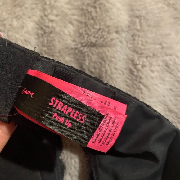 Like New strapless LaSenza bra - Picture 3 of 4